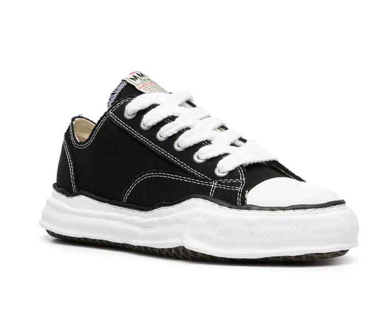 Guíbts Low-Top Sneaker