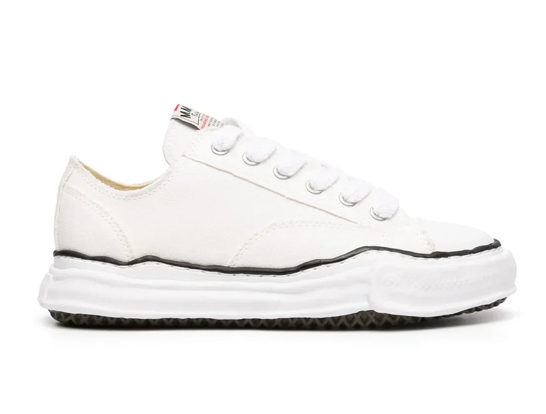Guíbts Low-Top Sneaker